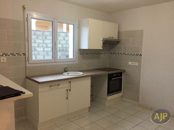 Maison à louer Cholet : 3 pièces, 57m² avec 2 chambre(s) à 702€ - AJP Immobilier Saint-Macaire-en-Mauges