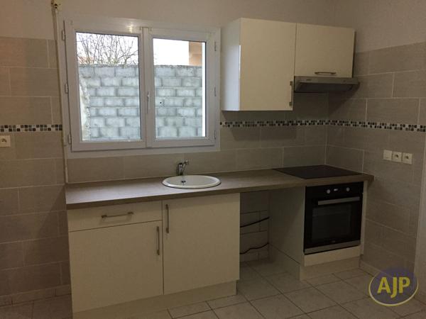 Maison à louer Cholet : 3 pièces, 57m² avec 2 chambre(s) à 702€ - AJP Immobilier Saint-Macaire-en-Mauges