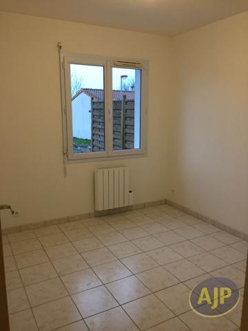 Maison à louer Cholet : 3 pièces, 57m² avec 2 chambre(s) à 702€ - AJP Immobilier Saint-Macaire-en-Mauges