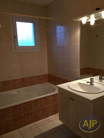 Maison à louer Cholet : 3 pièces, 57m² avec 2 chambre(s) à 702€ - AJP Immobilier Saint-Macaire-en-Mauges
