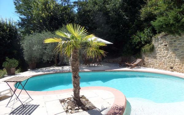 Maison à vendre    5 pièces •  Cadenet