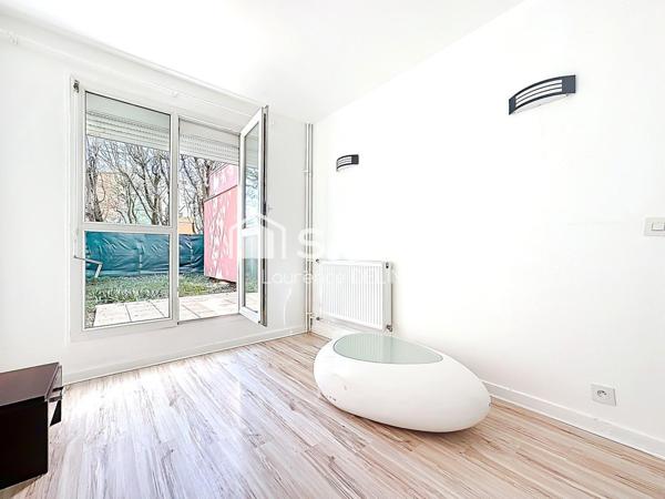 REZ DE JARDIN LUMINEUX PROCHE TOUTES COMMODITES