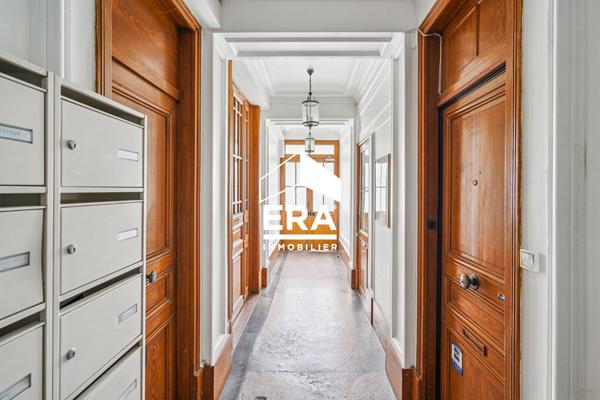 BATIGNOLLES/BOURSAULT. Charmant 2 pièces de 33m2 avec Terrasse de 11m2