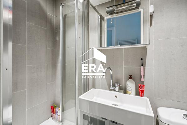 BATIGNOLLES/BOURSAULT. Charmant 2 pièces de 33m2 avec Terrasse de 11m2