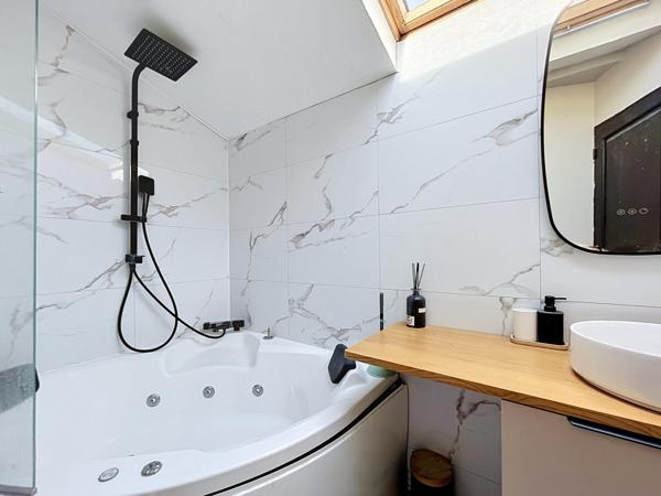 Maison 98 m2 avec 2/3 chambres - Poêle à bois