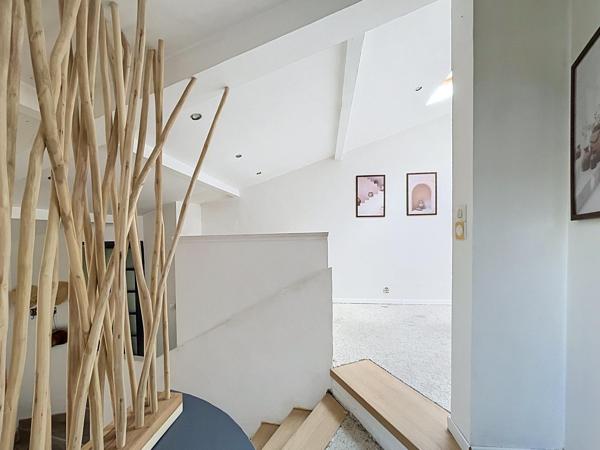 Maison 98 m2 avec 2/3 chambres - Poêle à bois