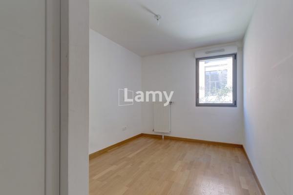 Parking + appartement