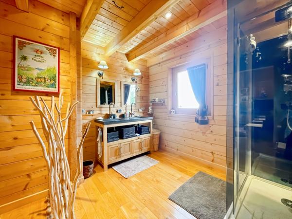 A VENDRE PREMANON - Chalet 216m2 sur terrain de 4240m2