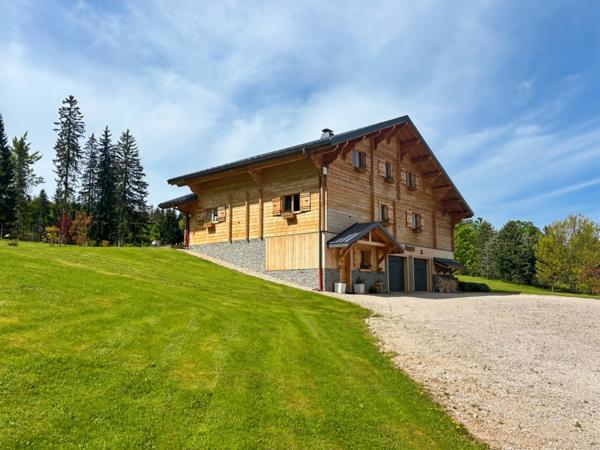 A VENDRE PREMANON - Chalet 216m2 sur terrain de 4240m2