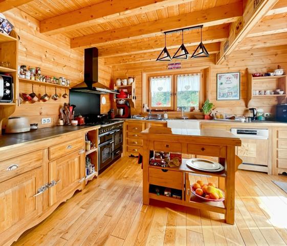 A VENDRE PREMANON - Chalet 216m2 sur terrain de 4240m2