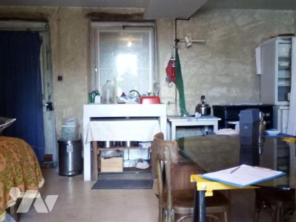 VILLAINES-LA-JUHEL (53) centre, une 1ère maison d?habitation avec salon/séjour (+ poêle à bois)...