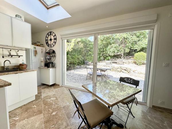 Villa T6 contemporaine avec piscine, dépendance et garage -  Vue mer et nature -