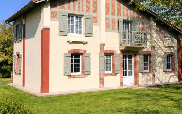 Maison à vendre    7 pièces •  Léon