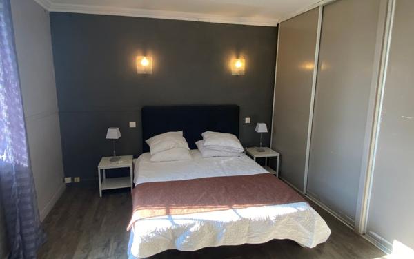 Maison à vendre    7 pièces •  Léon