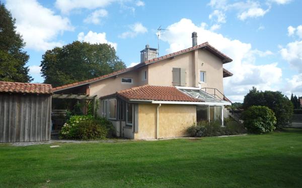 Maison à vendre    7 pièces •  Léon