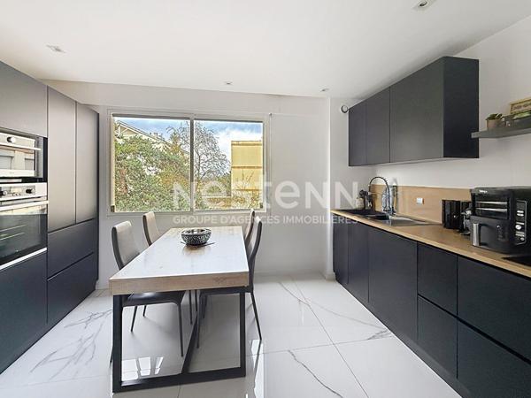 Grand Appartement T5 3 chambres avec Terrasse Cave et Parking Rue Pagère - 69500 BRON