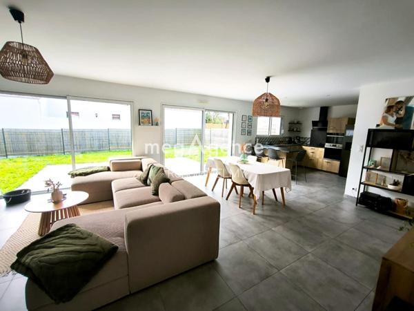 Maison à AIZENAY, 85190 - 5 pièces 123m²