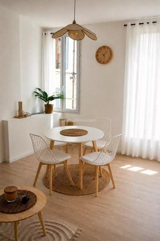 Vente                                                      Appartement
                        
                     2 pièces                      33 m2                     à Digne-les-Bains