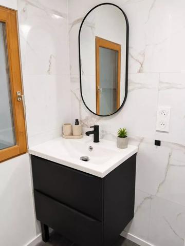 Vente                                                      Appartement
                        
                     2 pièces                      33 m2                     à Digne-les-Bains