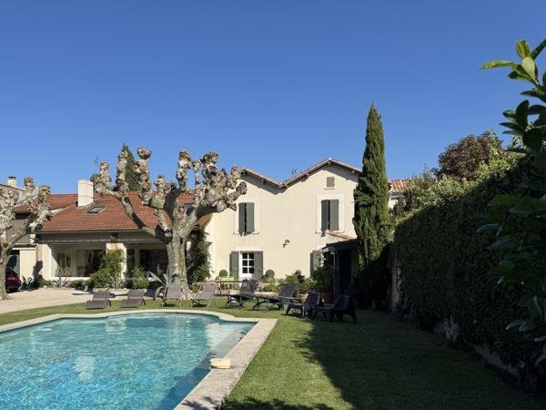 Avignon (84000) Maison de 195 m² Avignon Extra Muros