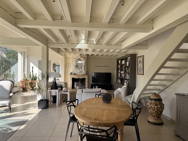 Avignon (84000) Maison de 195 m² Avignon Extra Muros