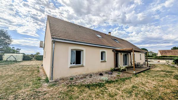 Fontenay-sur-Vègre (72350) Fontenay-sur-Vègre – Pavillon de 2009, 5 chambres, double garage