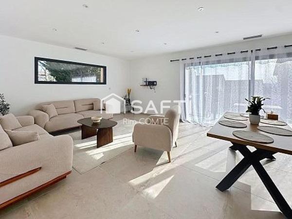 Maison contemporaine de plain-pied – 142 m² – Prestations haut de gamme