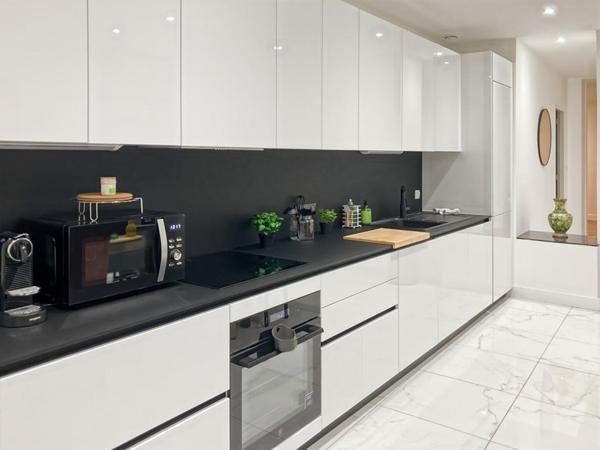 Elégant appartement avec prestations haut de gamme à proximité immédiate de Pey Berland