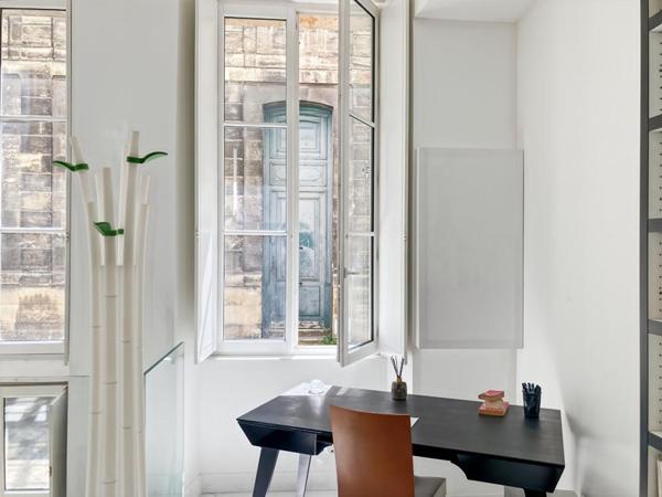 Elégant appartement avec prestations haut de gamme à proximité immédiate de Pey Berland