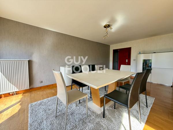 Duplex lumineux avec 4 chambres en dernier étage avec ascenseur
