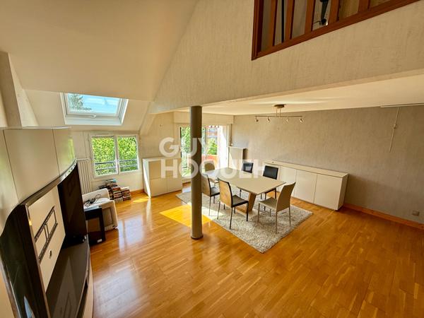 Duplex lumineux avec 4 chambres en dernier étage avec ascenseur