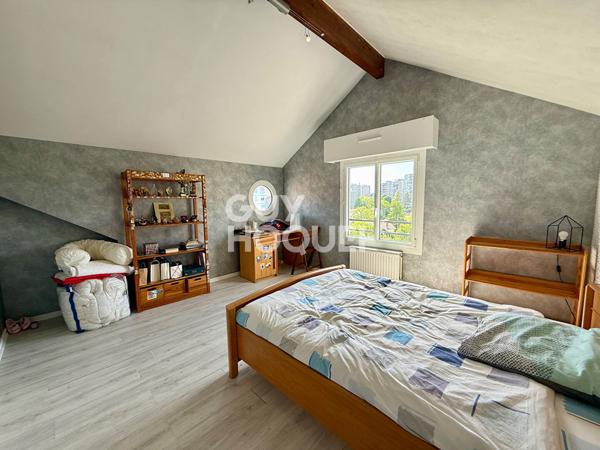 Duplex lumineux avec 4 chambres en dernier étage avec ascenseur
