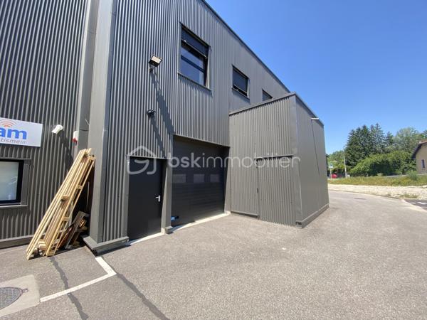 Local de stockage de 168,52 m²