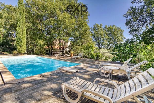 Superbe maison avec piscine et dépendance