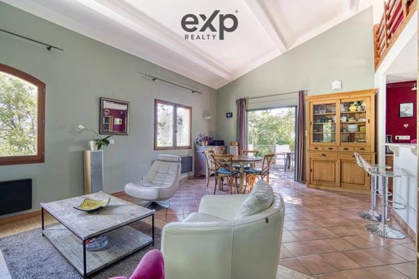 Superbe maison avec piscine et dépendance