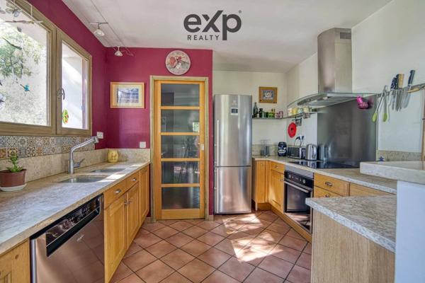 Superbe maison avec piscine et dépendance