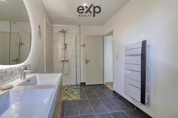 Superbe maison avec piscine et dépendance