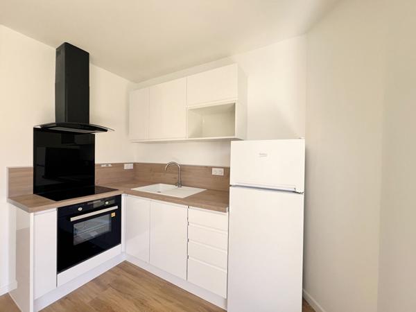 HYERES Centre-ville - Appartement T2 - Balcon - Ascenseur - Rénové entièrement