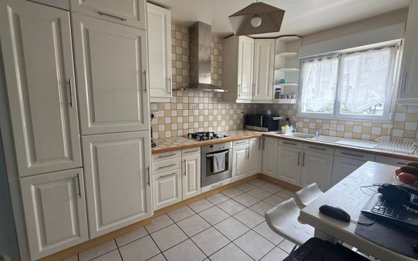 Maison à vendre    5 pièces • 134 m2 Saint-Thibault-des-Vignes