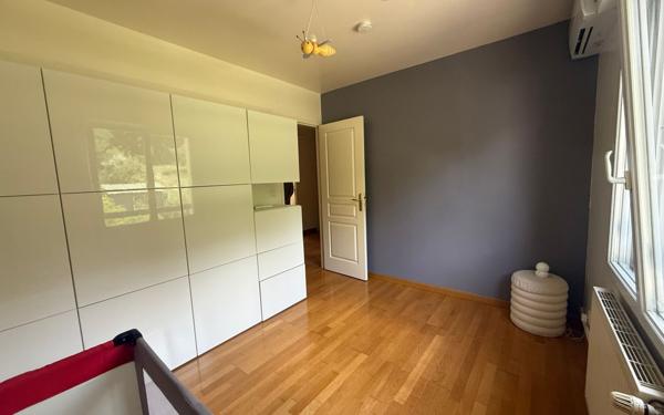 Maison à vendre    5 pièces • 134 m2 Saint-Thibault-des-Vignes