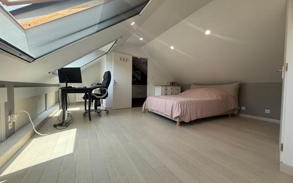 Maison à vendre    5 pièces • 134 m2 Saint-Thibault-des-Vignes