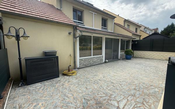 Maison à vendre    5 pièces • 134 m2 Saint-Thibault-des-Vignes