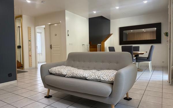 Maison à vendre    5 pièces • 134 m2 Saint-Thibault-des-Vignes