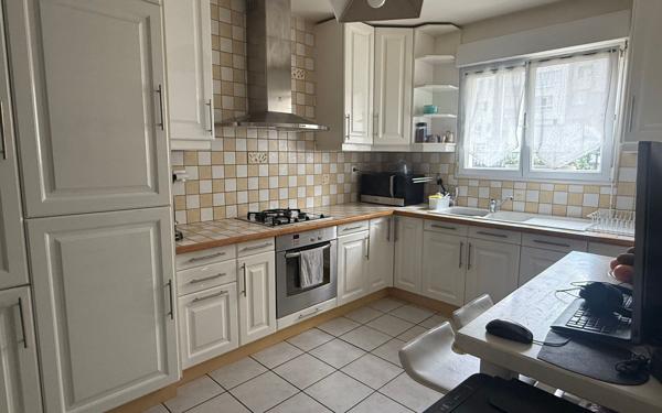 Maison à vendre    5 pièces • 134 m2 Saint-Thibault-des-Vignes