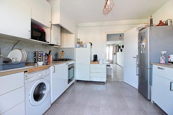 Appartement Vitrolles 3 pièces de 75 m² environ avec Cave