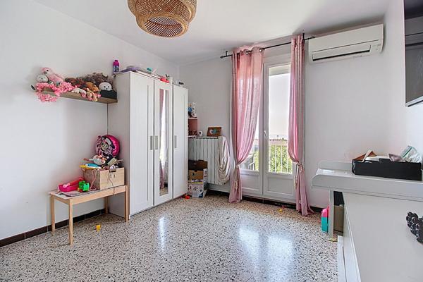 Appartement Vitrolles 3 pièces de 75 m² environ avec Cave