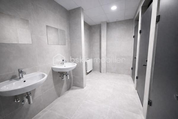 Local commercial de 1 383,22 m²