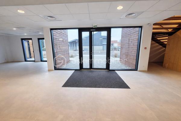 Local commercial de 1 383,22 m²