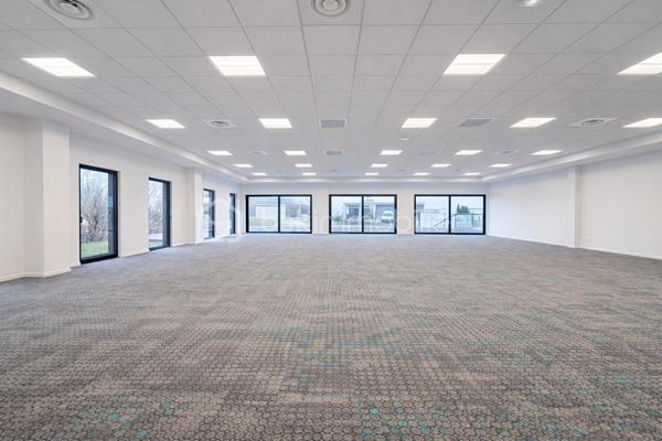 Local commercial de 1 383,22 m²