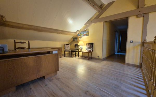 Maison à vendre    7 pièces •  Jouy-le-Châtel